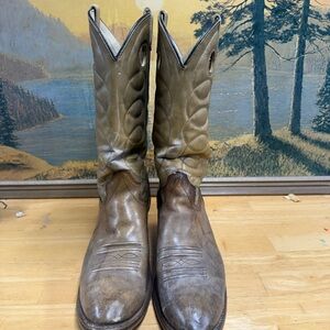 Texas boot mfg, style 5488, tan Leather Cowboy Boots, size 11D, fair condition
